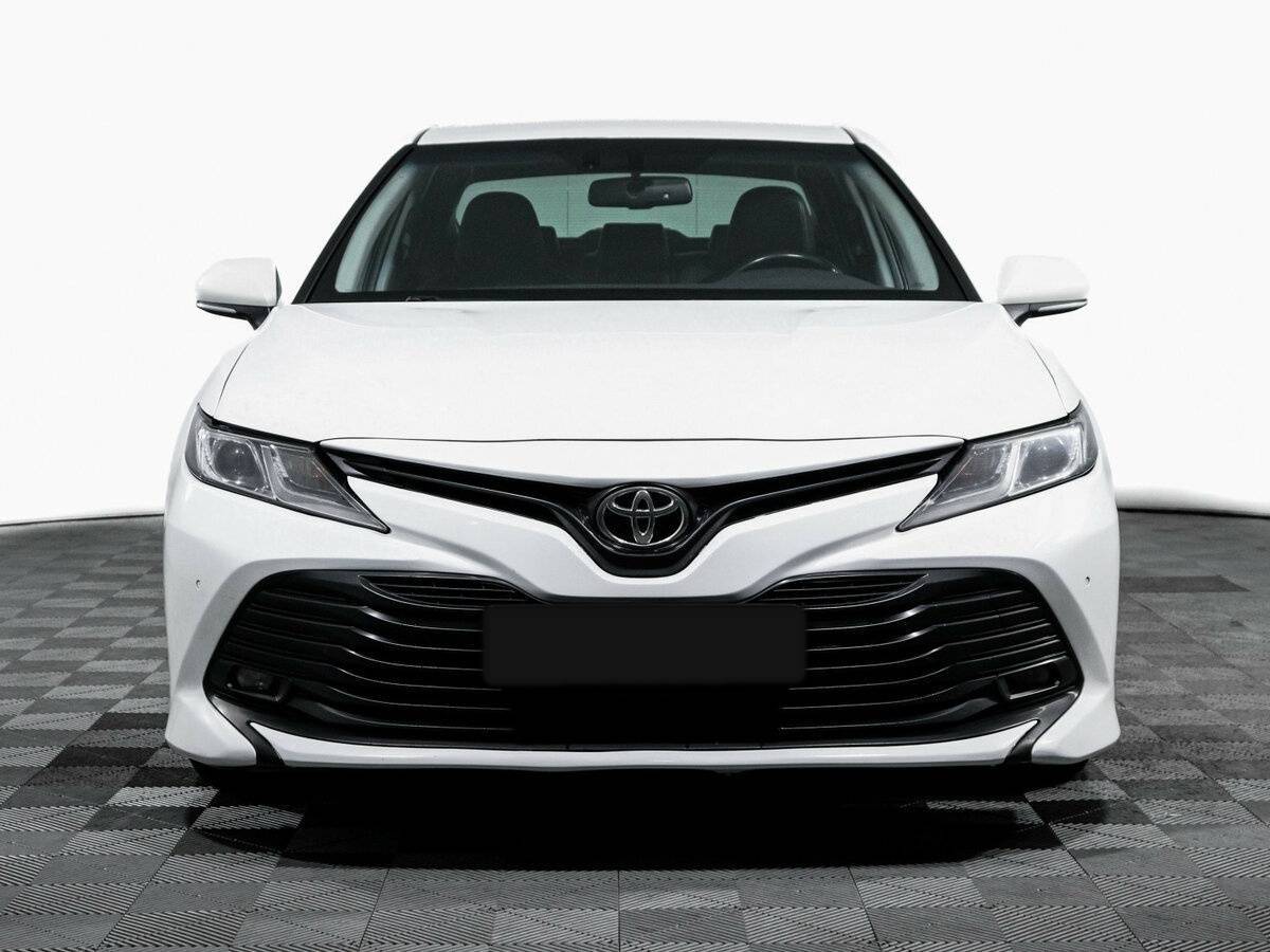 Toyota Camry 2018 года с пробегом. Фото: #1