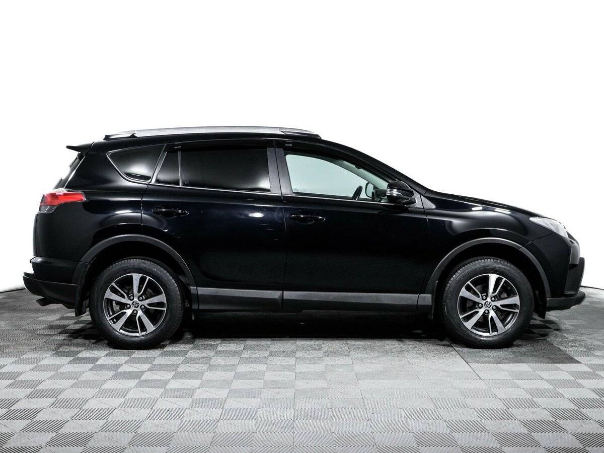 Toyota RAV4 2017 года с пробегом. Фото: #3