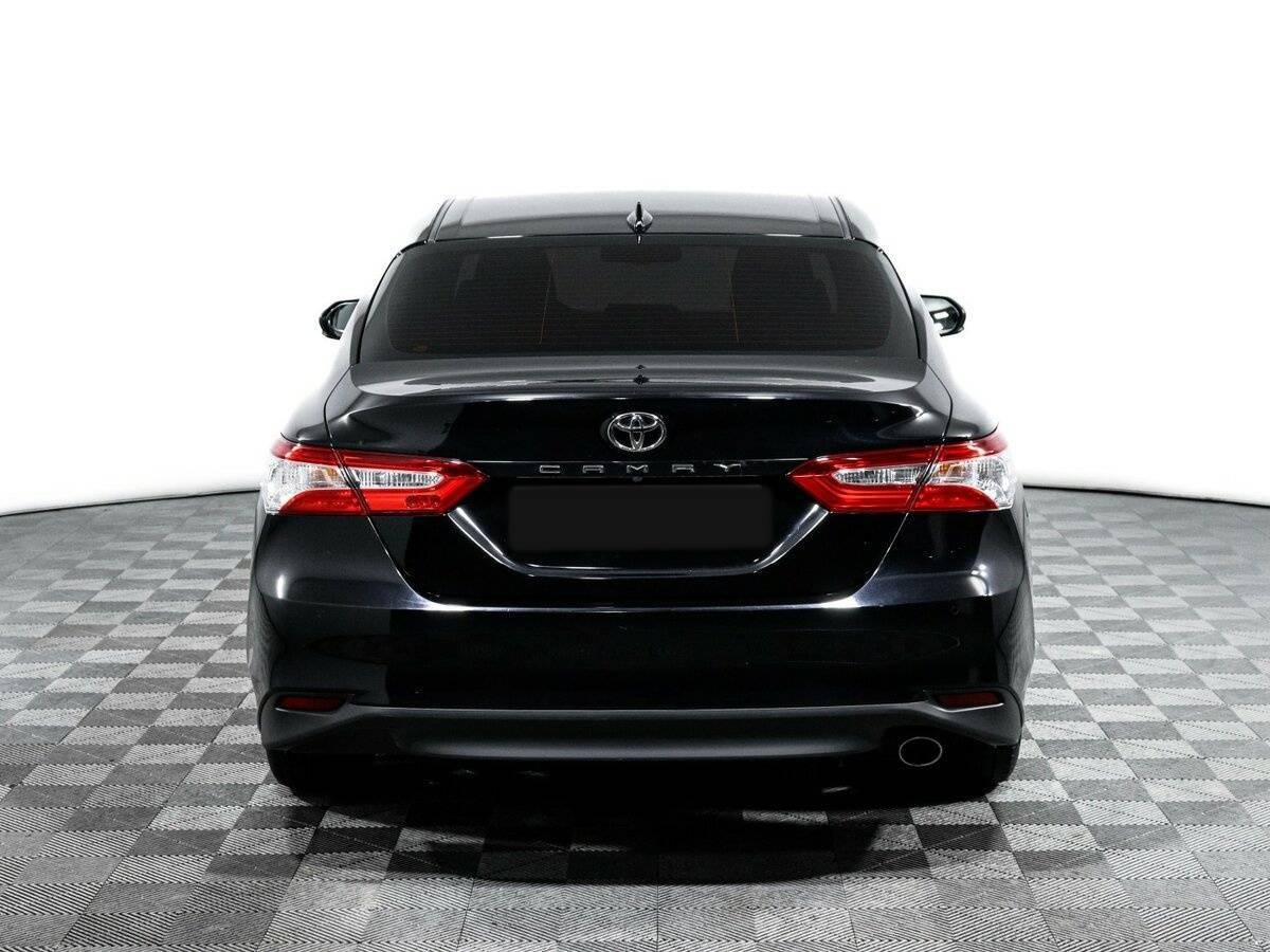 Toyota Camry 2018 года с пробегом. Фото: #5