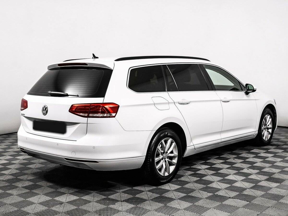 Volkswagen Passat 2018 года с пробегом. Фото: #4