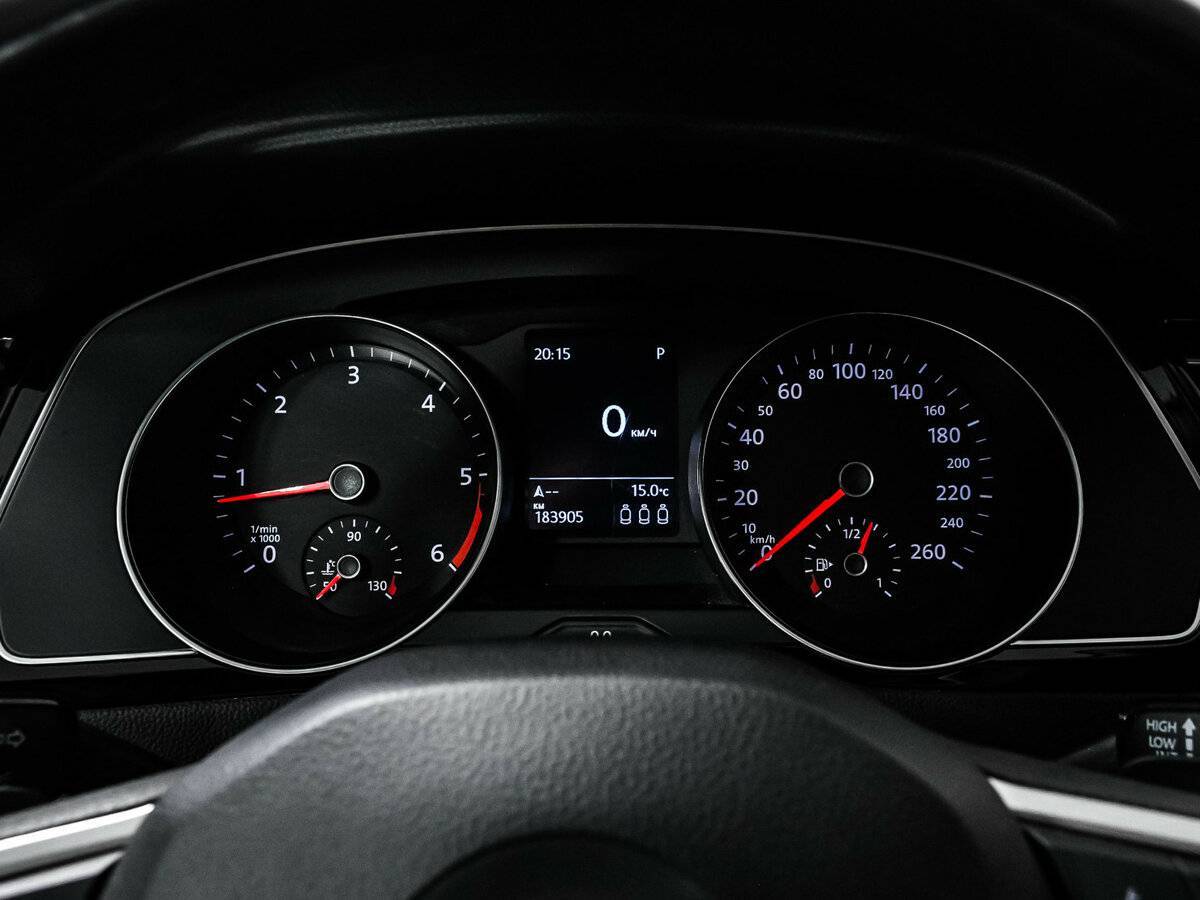 Б/У Фольксваген Пассат 2019 года. Фото: #9