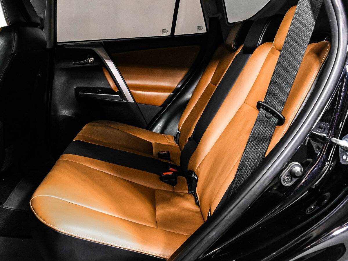 Toyota RAV4 2017 года с пробегом. Фото: #12