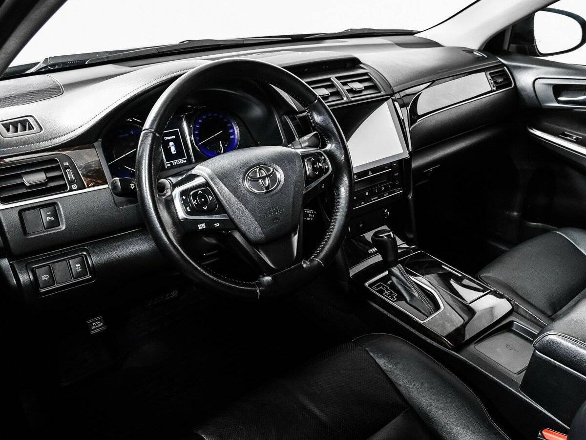 Toyota Camry 2017 года с пробегом. Фото: #12