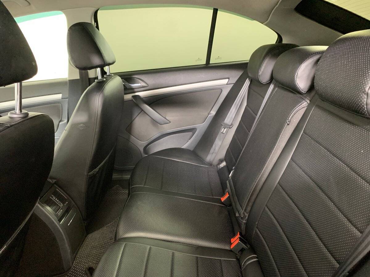 Б/У Шкода Октавия 2012 года. Фото: #17