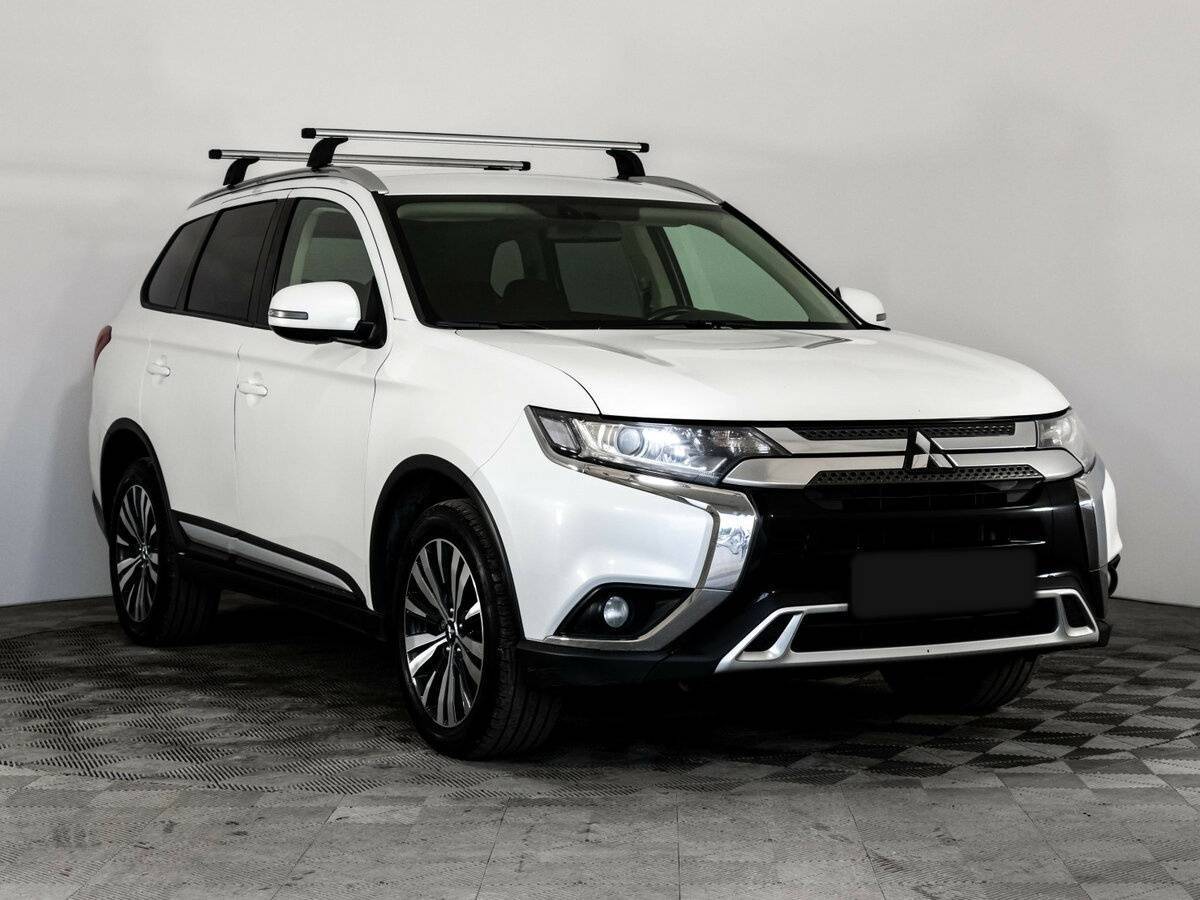 Mitsubishi Outlander 2019 года с пробегом. Фото: #2
