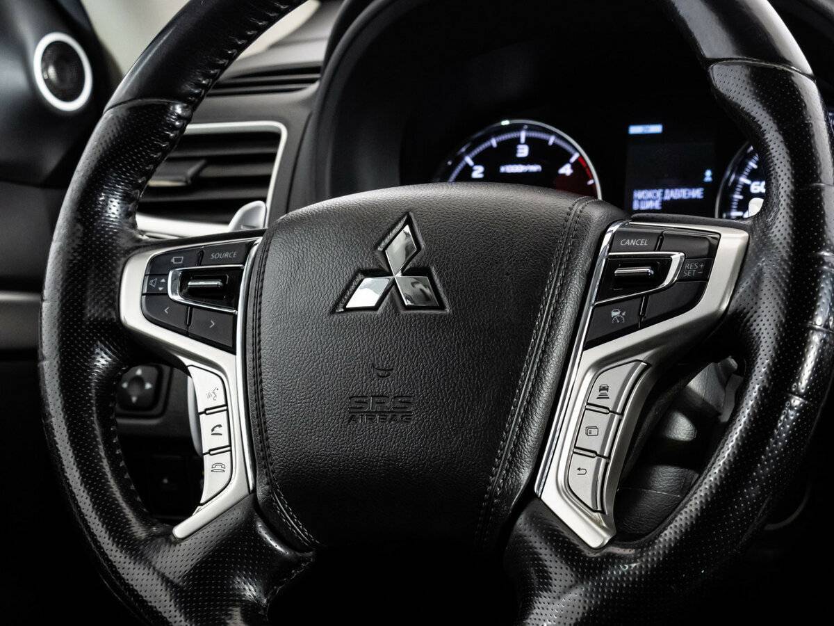 Mitsubishi Pajero Sport 2019 года с пробегом. Фото: #12