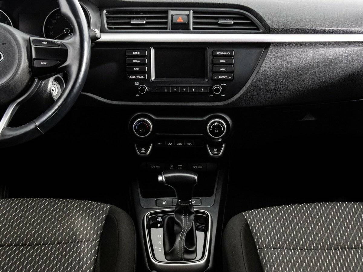 Б/У Киа Рио 2018 года. Фото: #12