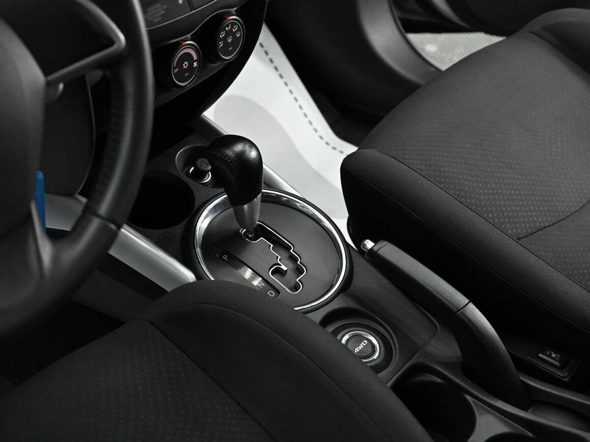 Б/У Митсубиши АС-Икс 2013 года. Фото: #9