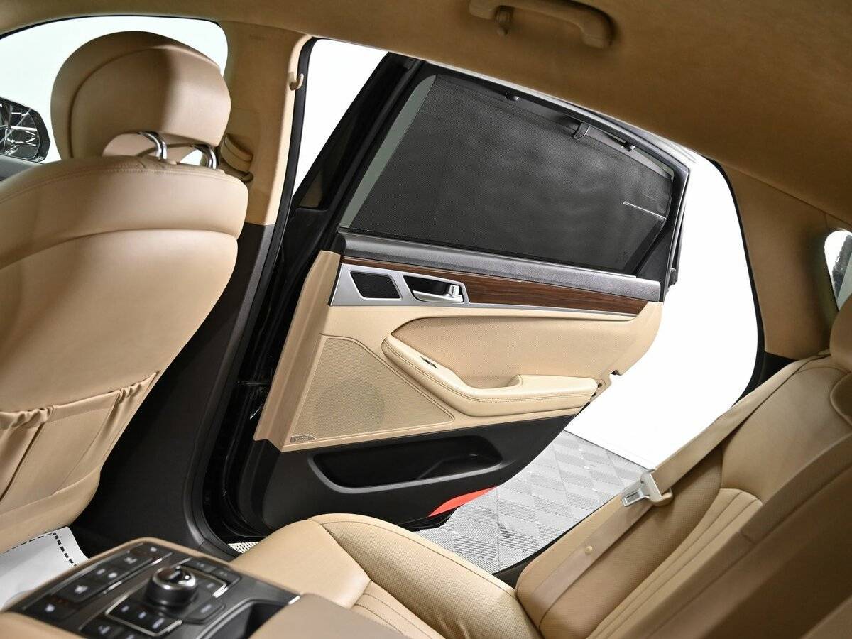 Hyundai Genesis 2016 года с пробегом. Фото: #17