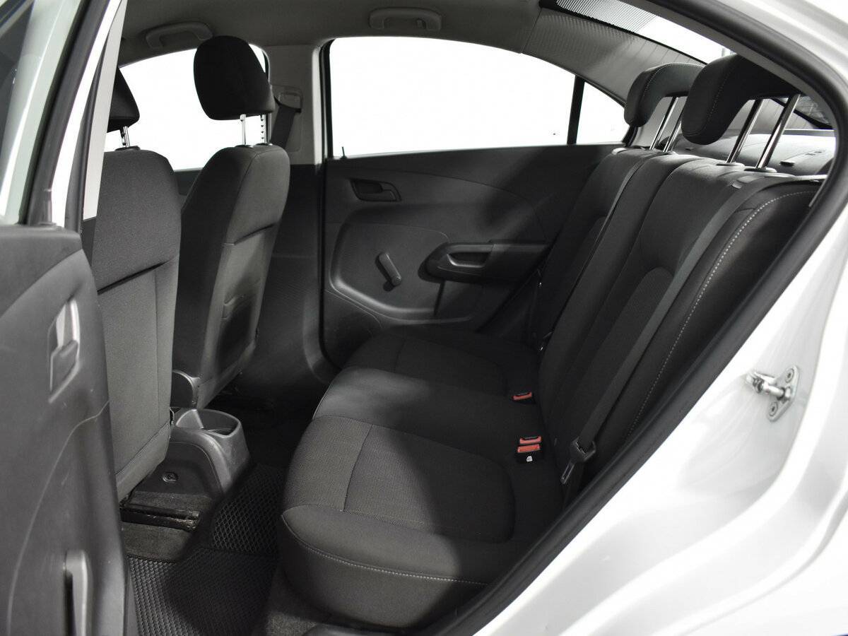 Б/У Шевроле Авео 2013 года. Фото: #11