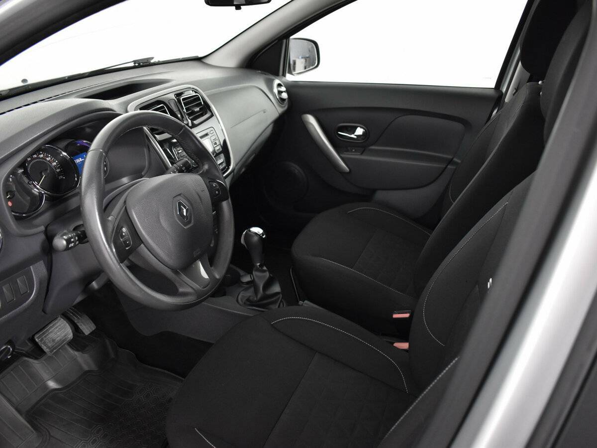 Б/У Рено Сандеро 2017 года. Фото: #5