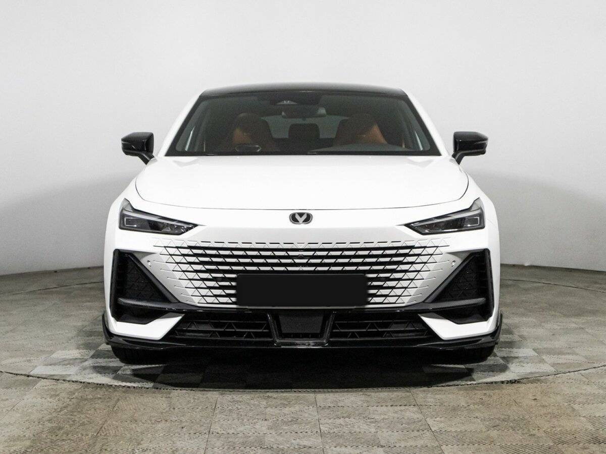 Changan UNI-V 2023 года с пробегом. Фото: #1