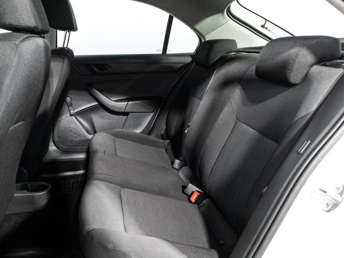 Б/У Шкода Рапид 2015 года. Фото: #9