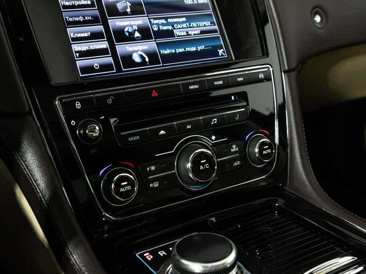 Jaguar XJ 2014 года с пробегом. Фото: #23