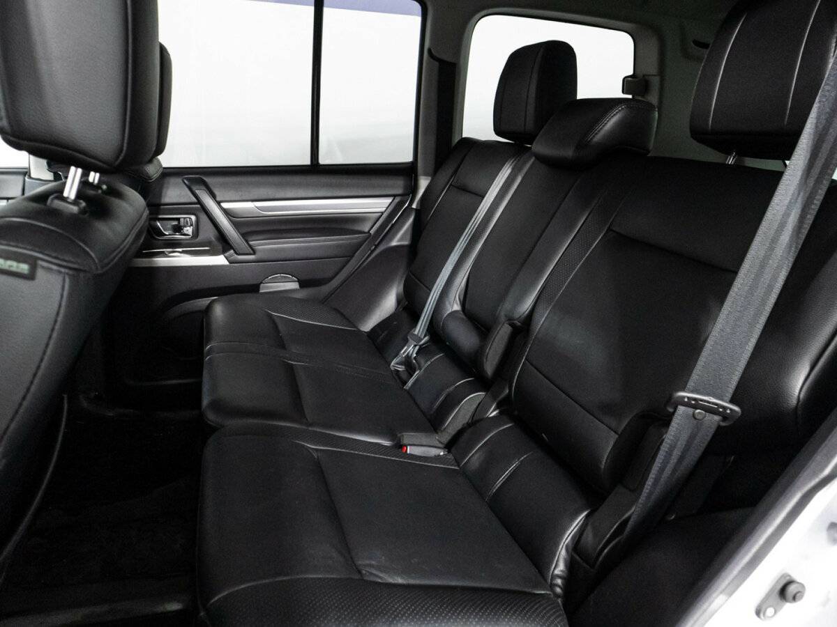 Mitsubishi Pajero 2012 года с пробегом. Фото: #9