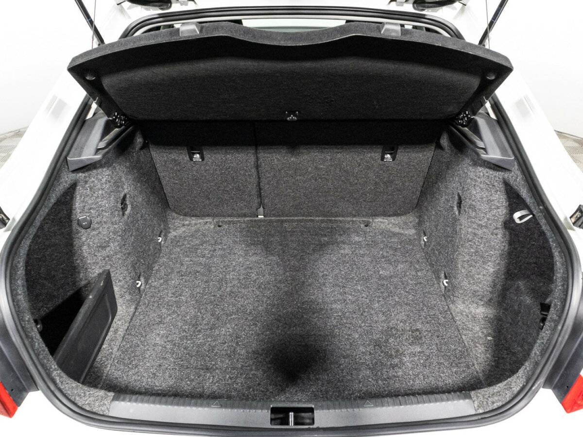 Б/У Шкода Октавия 2016 года. Фото: #13