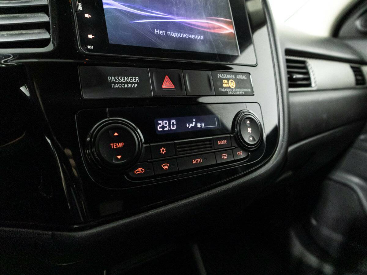 Б/У Митсубиши Оутлэндер 2016 года. Фото: #14