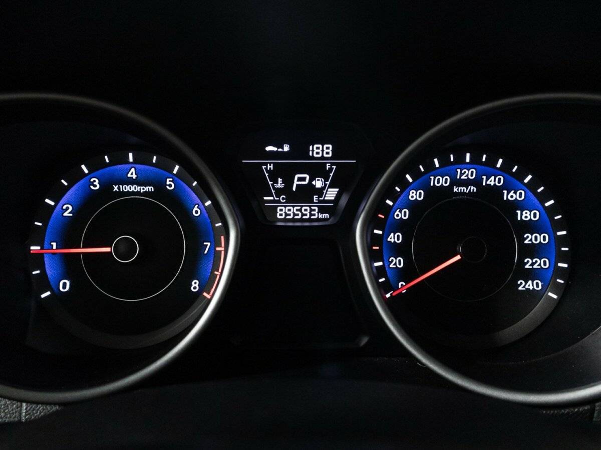 Б/У Хендай Елантра 2015 года. Фото: #11