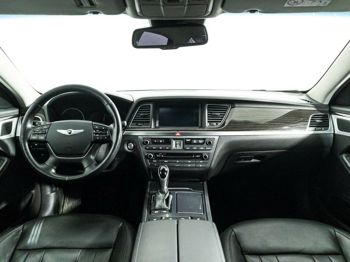 Hyundai Genesis 2015 года с пробегом. Фото: #12