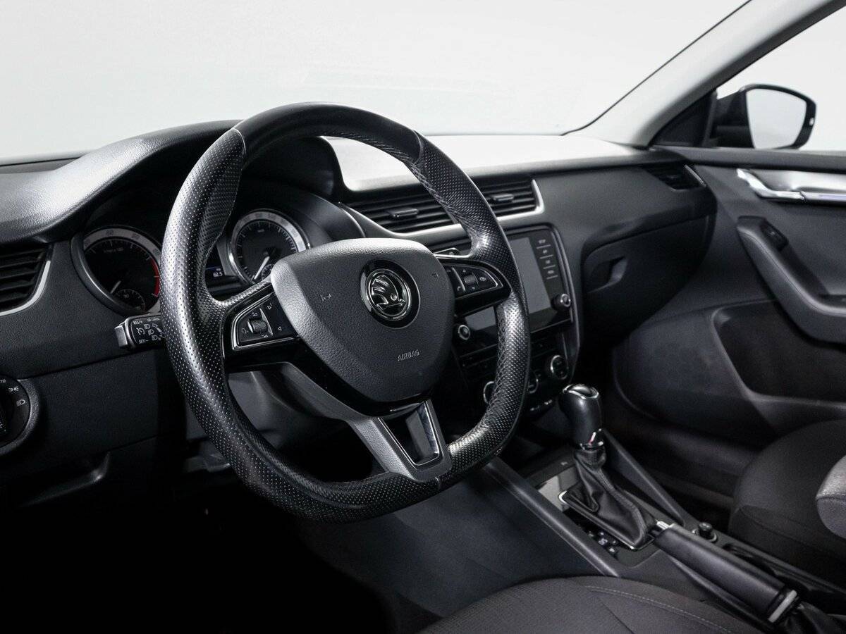 Б/У Шкода Октавия 2017 года. Фото: #10