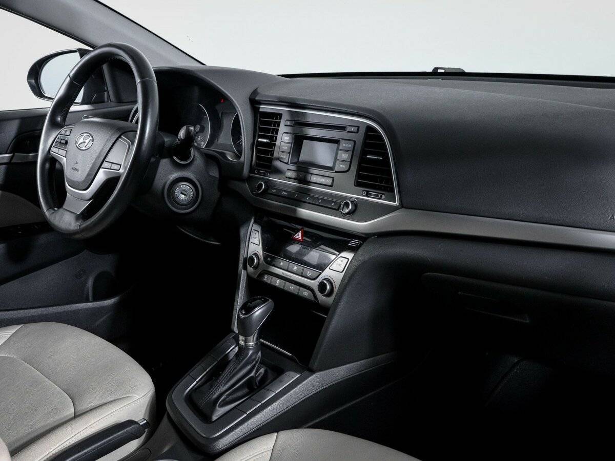 Б/У Хендай Елантра 2016 года. Фото: #6