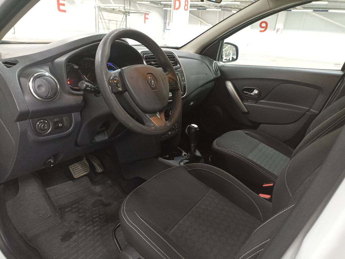 Б/У Рено Логан 2017 года. Фото: #15