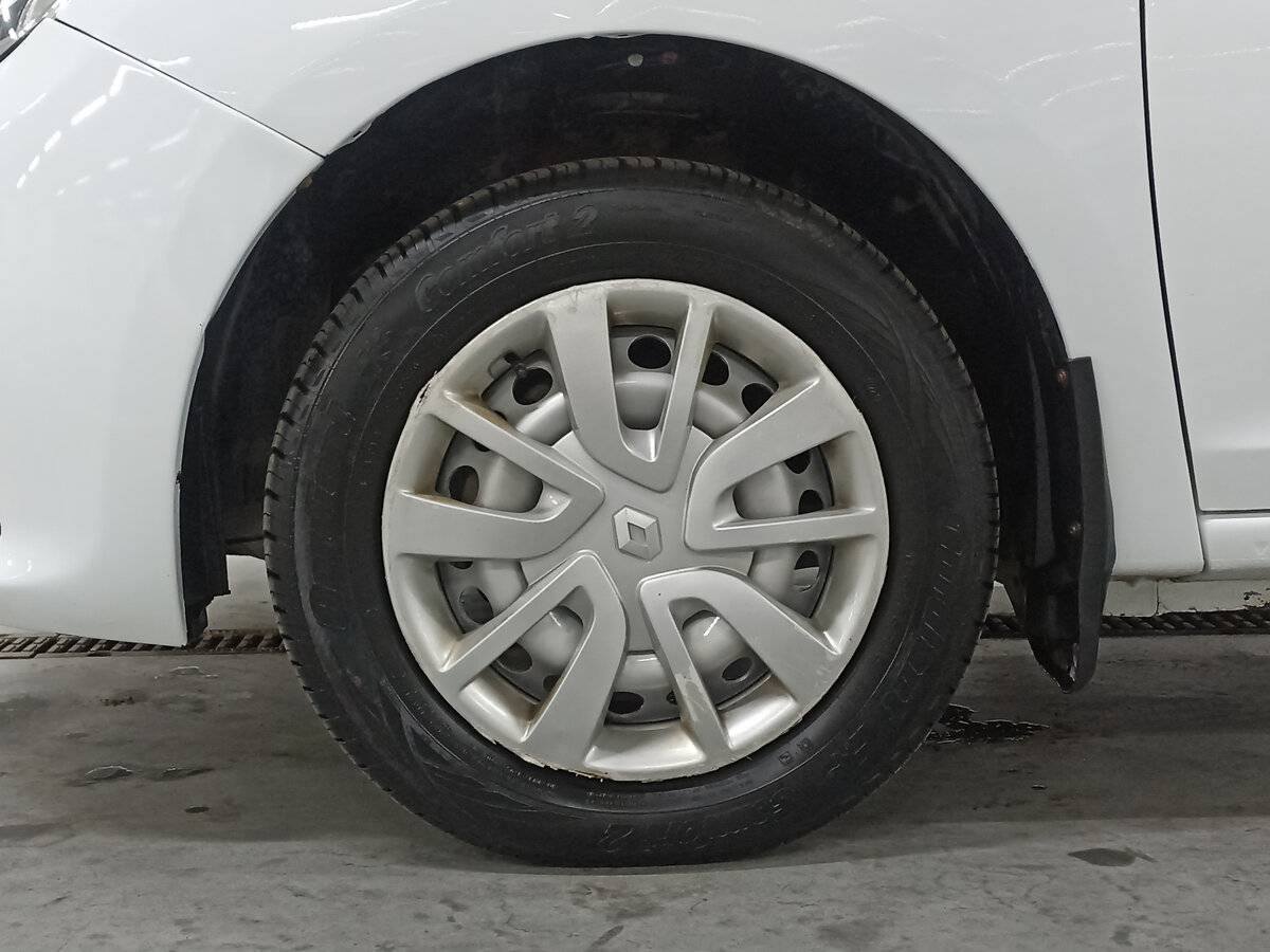 Б/У Рено Логан 2017 года. Фото: #17