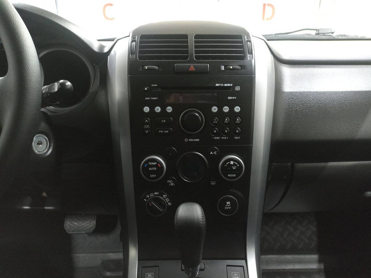 Б/У Сузуки Гранд Витара 2013 года. Фото: #14