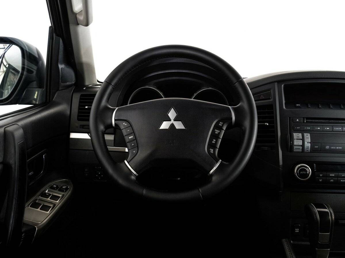 Mitsubishi Pajero 2012 года с пробегом. Фото: #7