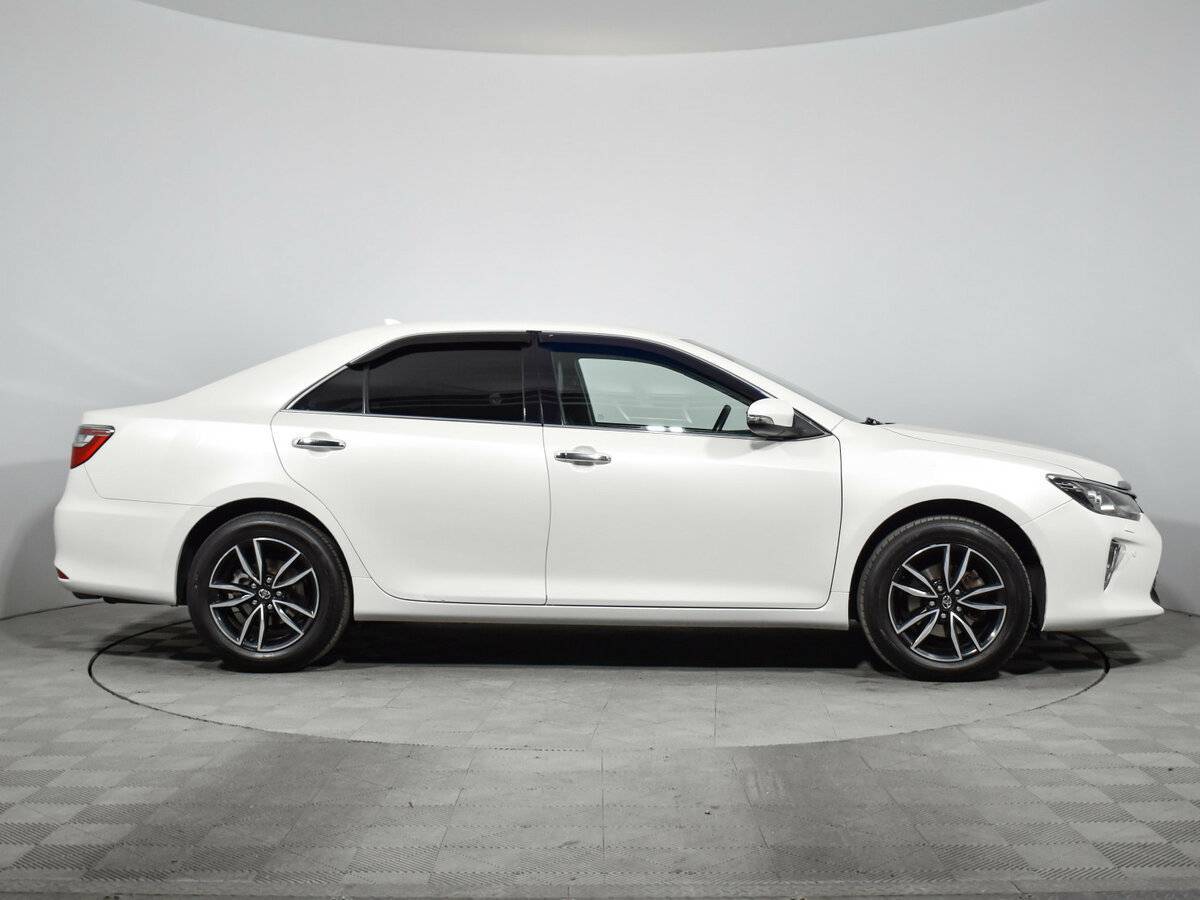 Toyota Camry 2018 года с пробегом. Фото: #3