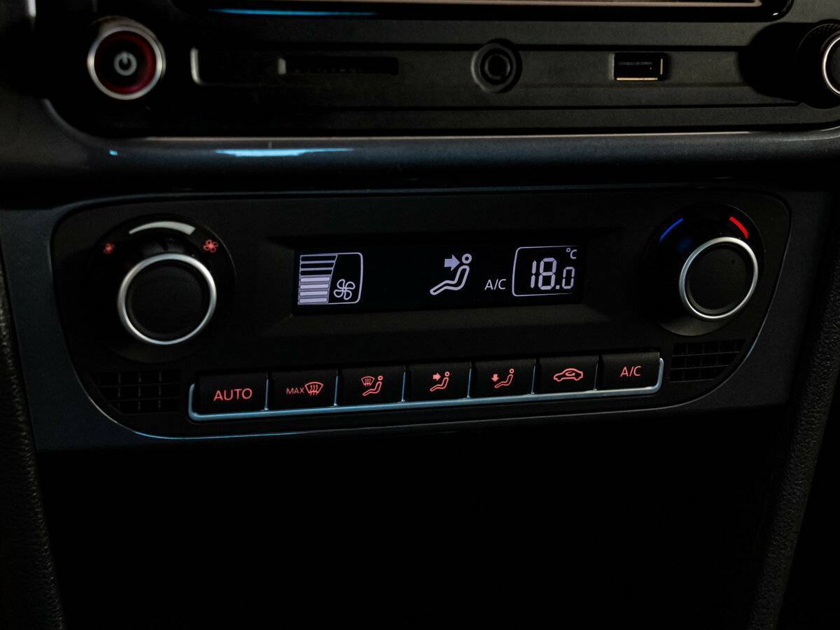 Б/У Фольксваген Поло 2019 года. Фото: #14