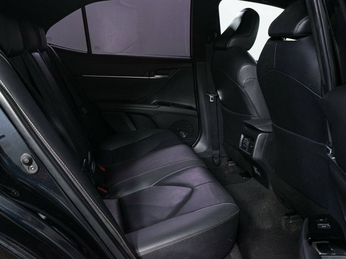 Toyota Camry 2020 года с пробегом. Фото: #11