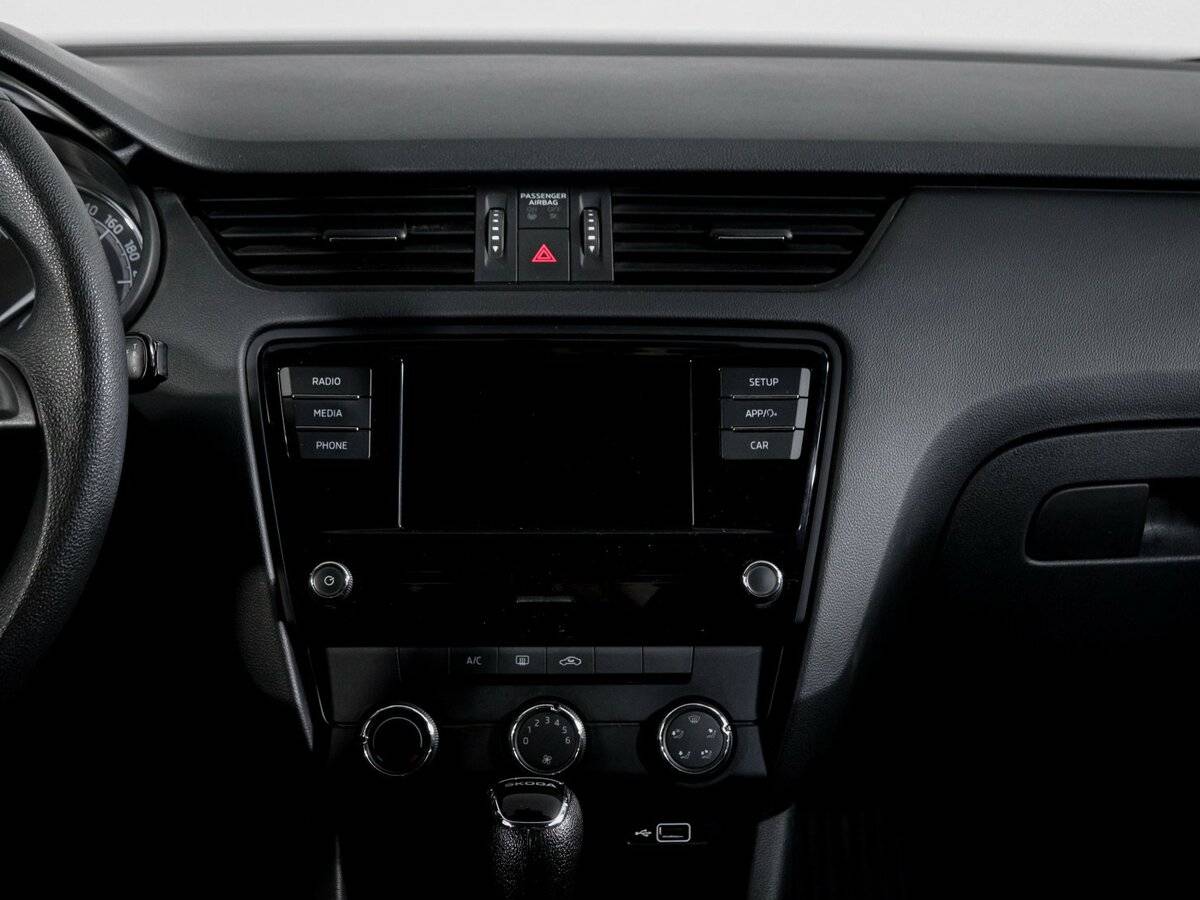 Б/У Шкода Октавия 2019 года. Фото: #12