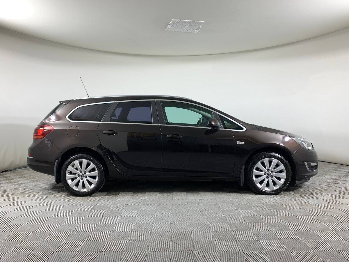 Б/У Опель Астра 2014 года. Фото: #3