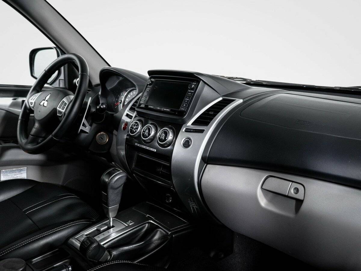 Б/У Митсубиши Паджеро Спорт 2013 года. Фото: #8