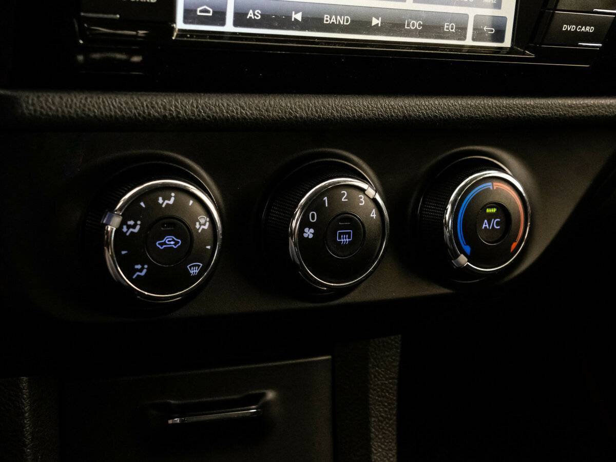 Б/У Тойота Королла 2013 года. Фото: #13