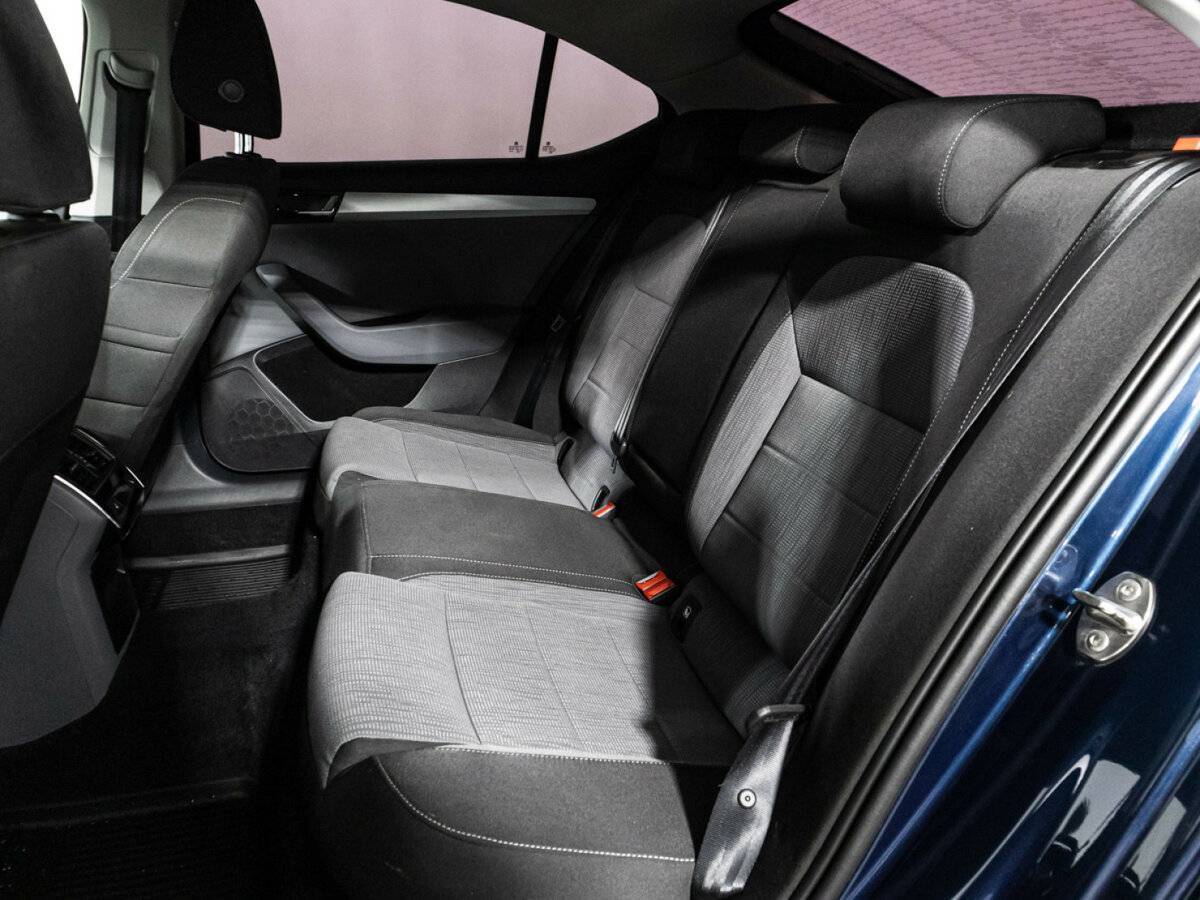 Б/У Шкода Суперб 2015 года. Фото: #9