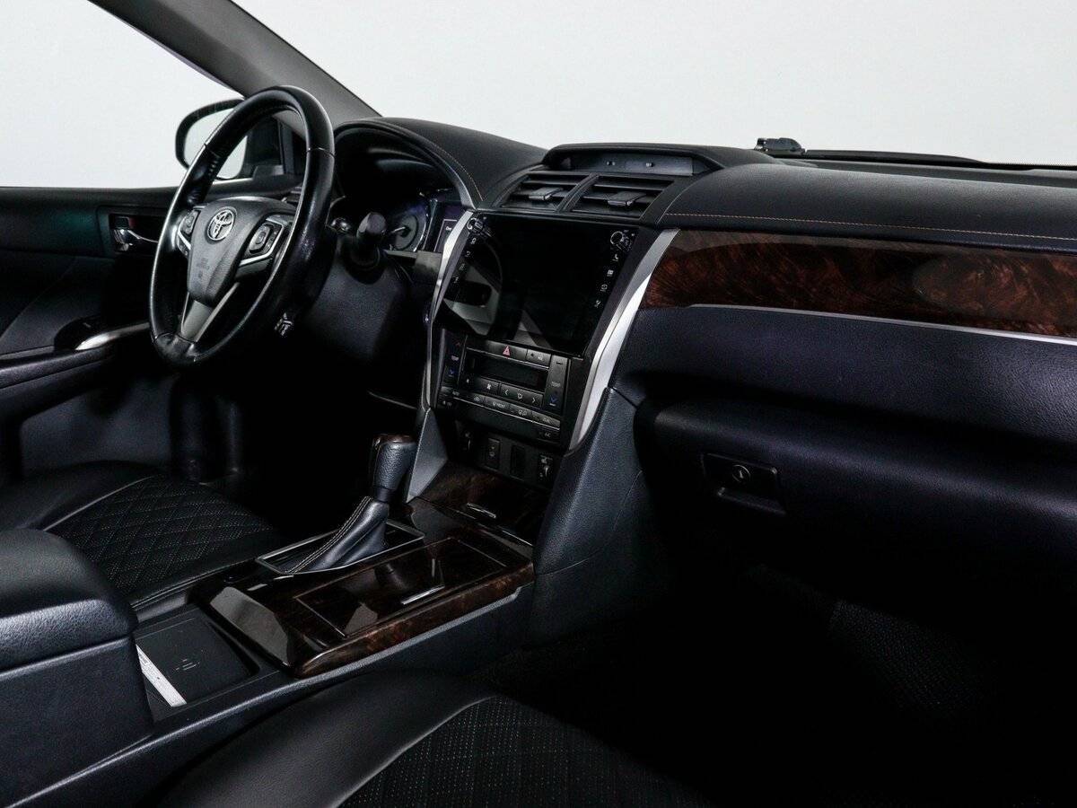 Б/У Тойота Камри 2015 года. Фото: #6