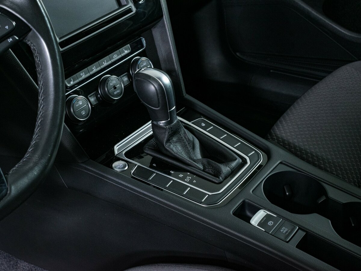 Б/У Фольксваген Пассат 2017 года. Фото: #12