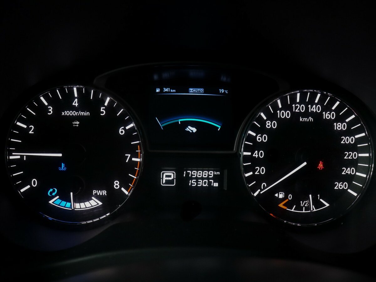 Б/У Ниссан Патфайндер 2015 года. Фото: #9