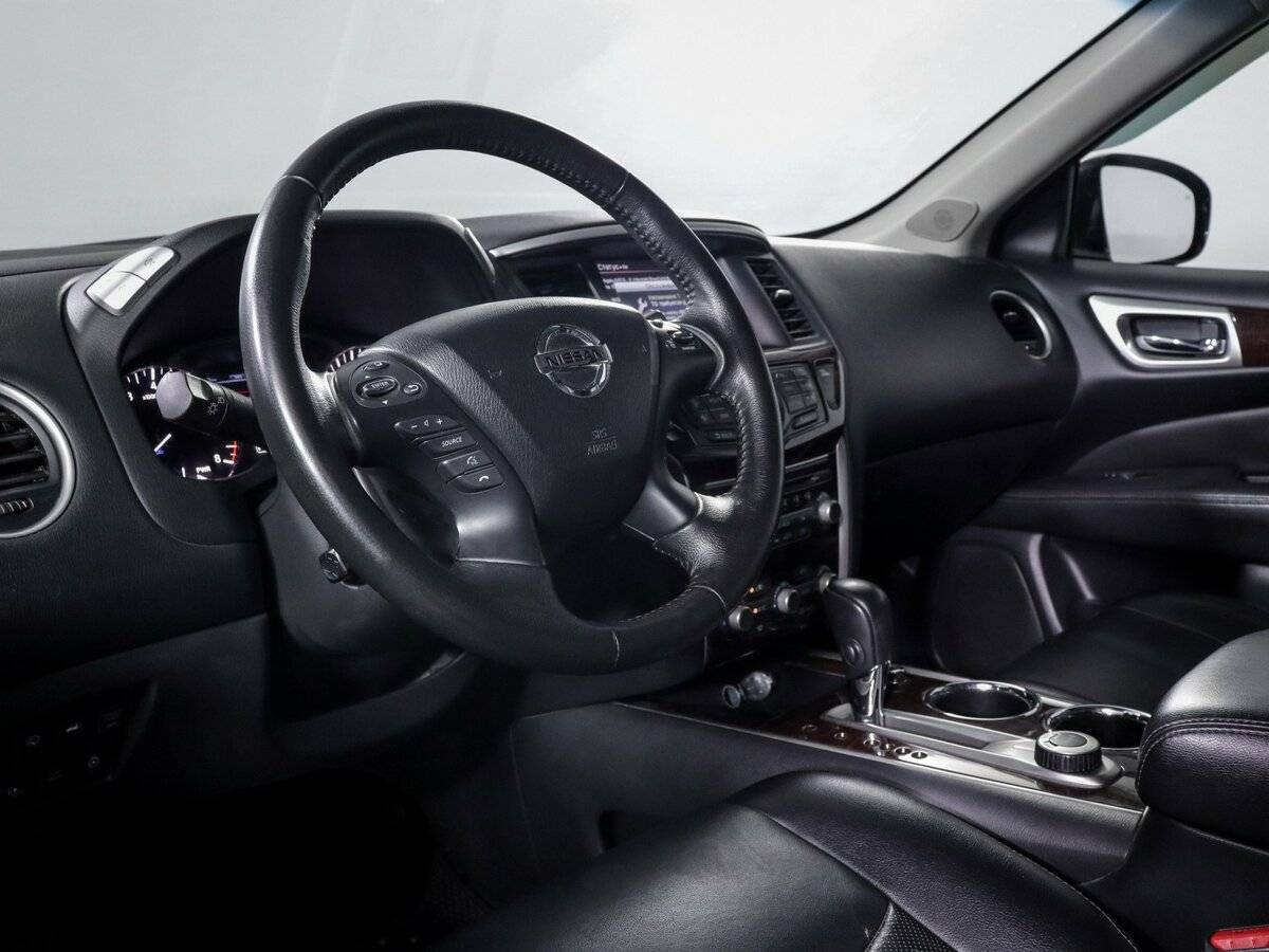 Б/У Ниссан Патфайндер 2015 года. Фото: #12