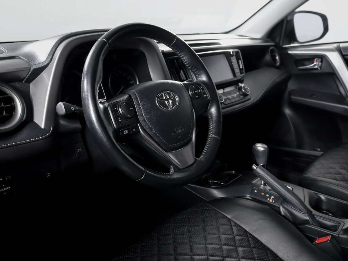 Toyota RAV4 2019 года с пробегом. Фото: #12