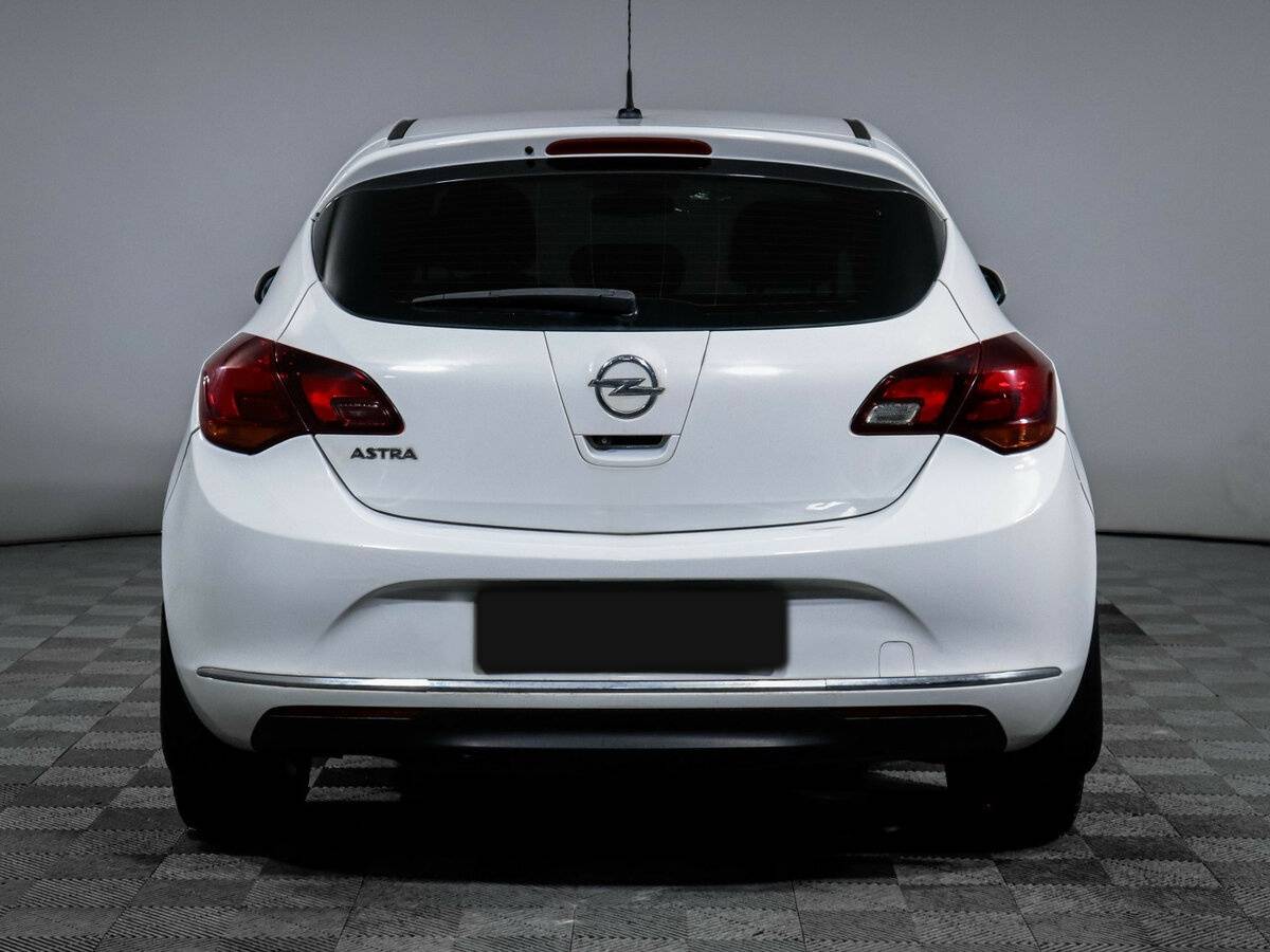 Б/У Опель Астра 2014 года. Фото: #4