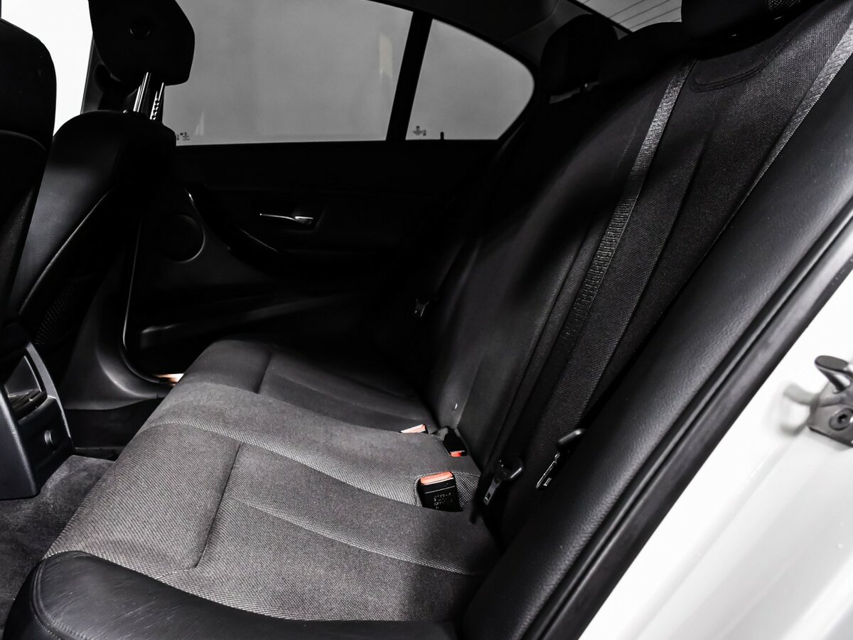 BMW 3 серии 2017 года с пробегом. Фото: #11