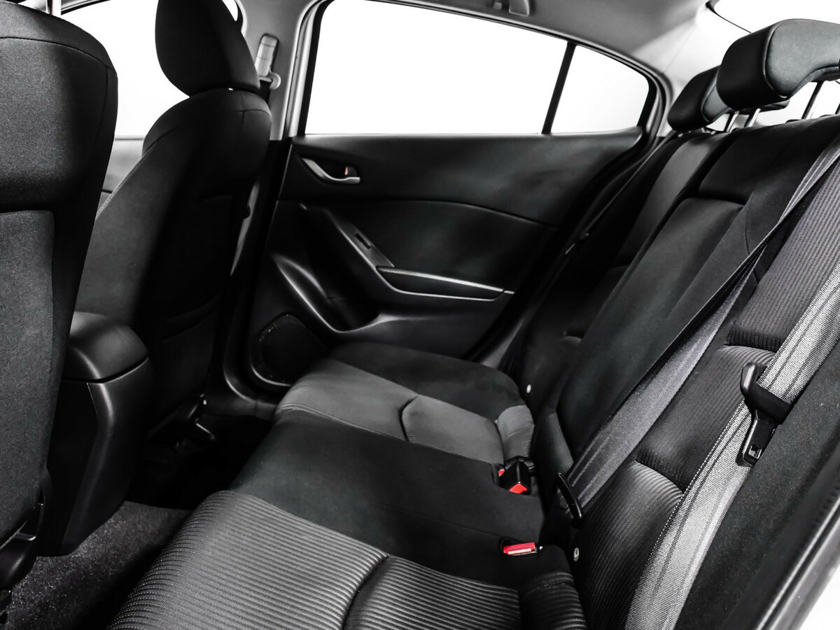 Б/У Мазда 3 2015 года. Фото: #10