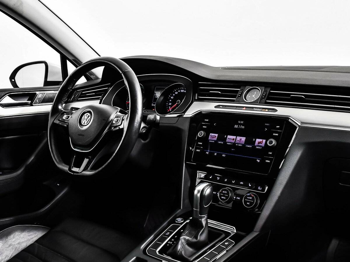 Volkswagen Passat 2018 года с пробегом. Фото: #7