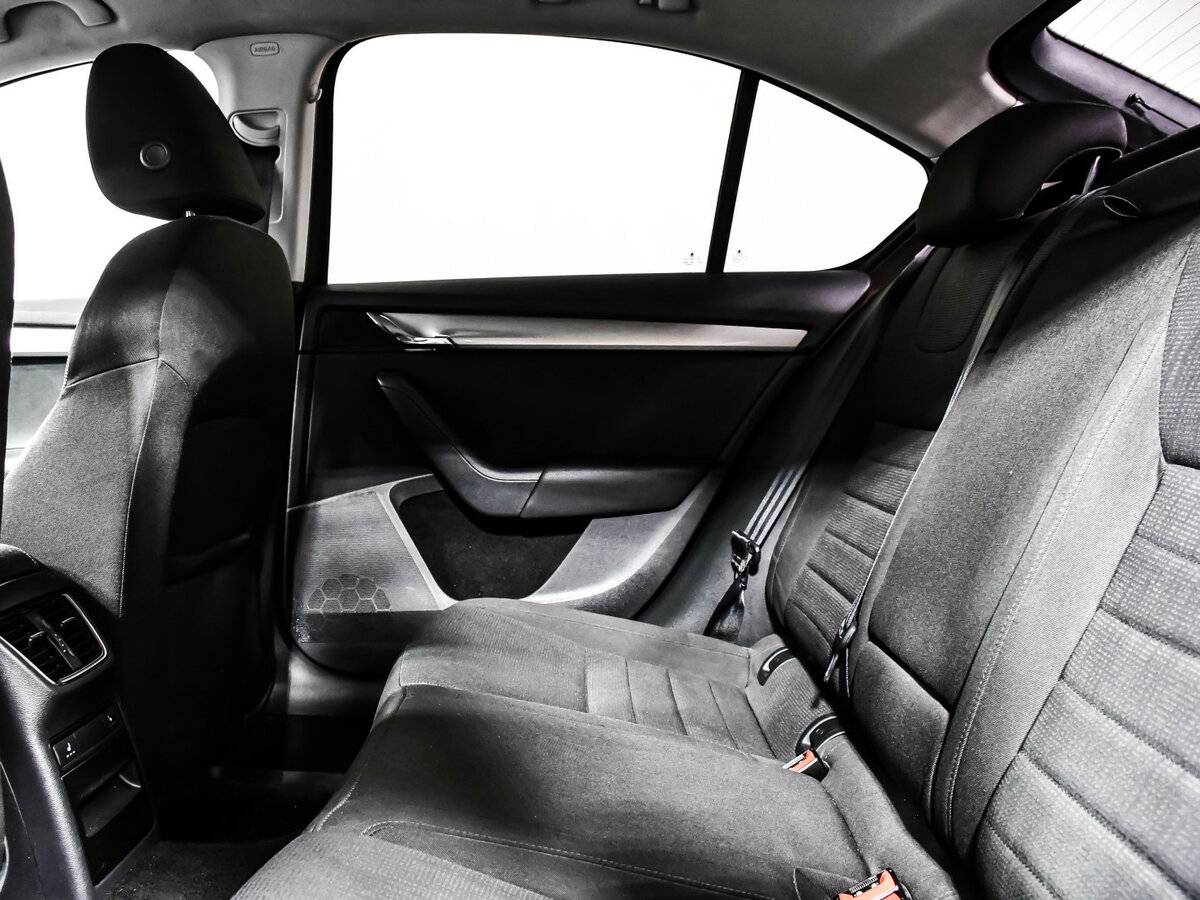 Б/У Шкода Октавия 2014 года. Фото: #9