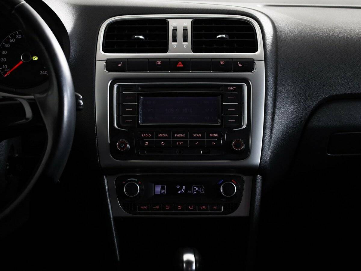 Б/У Фольксваген Поло 2015 года. Фото: #13