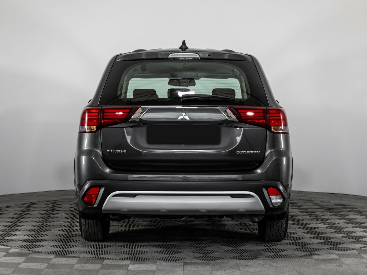 Б/У Митсубиши Оутлэндер 2019 года. Фото: #4