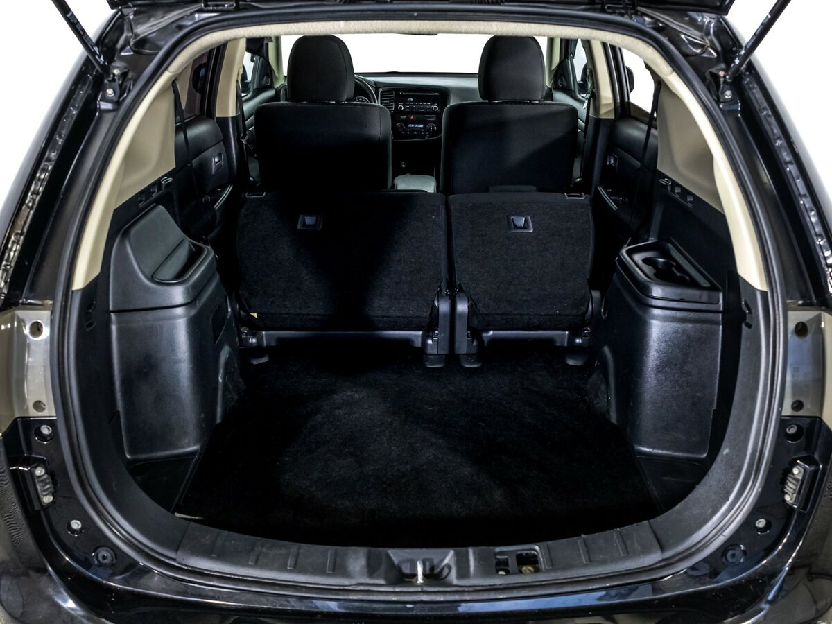 Б/У Митсубиши Оутлэндер 2014 года. Фото: #13